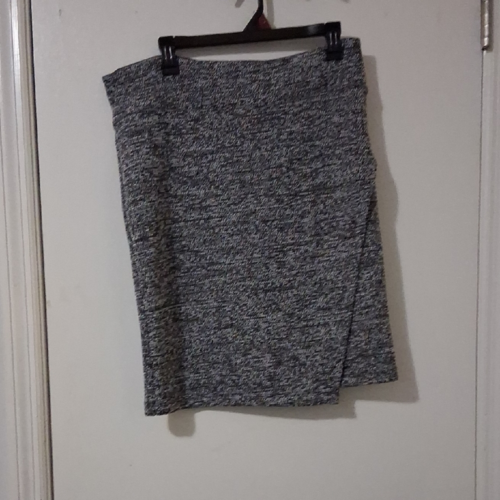 LOFT Black and Gray Women's Pencil Skirt